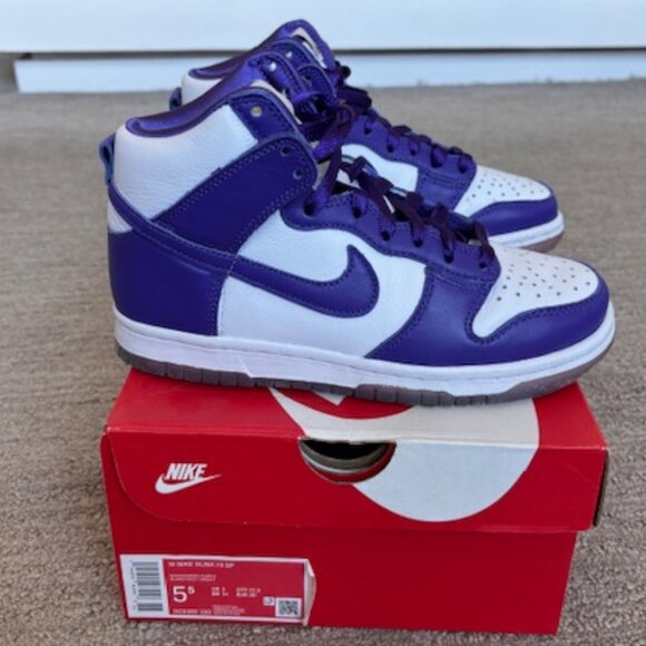 Nike Women's Dunk Hi Sneakers in Perfect Condition - Picture 1 of 7